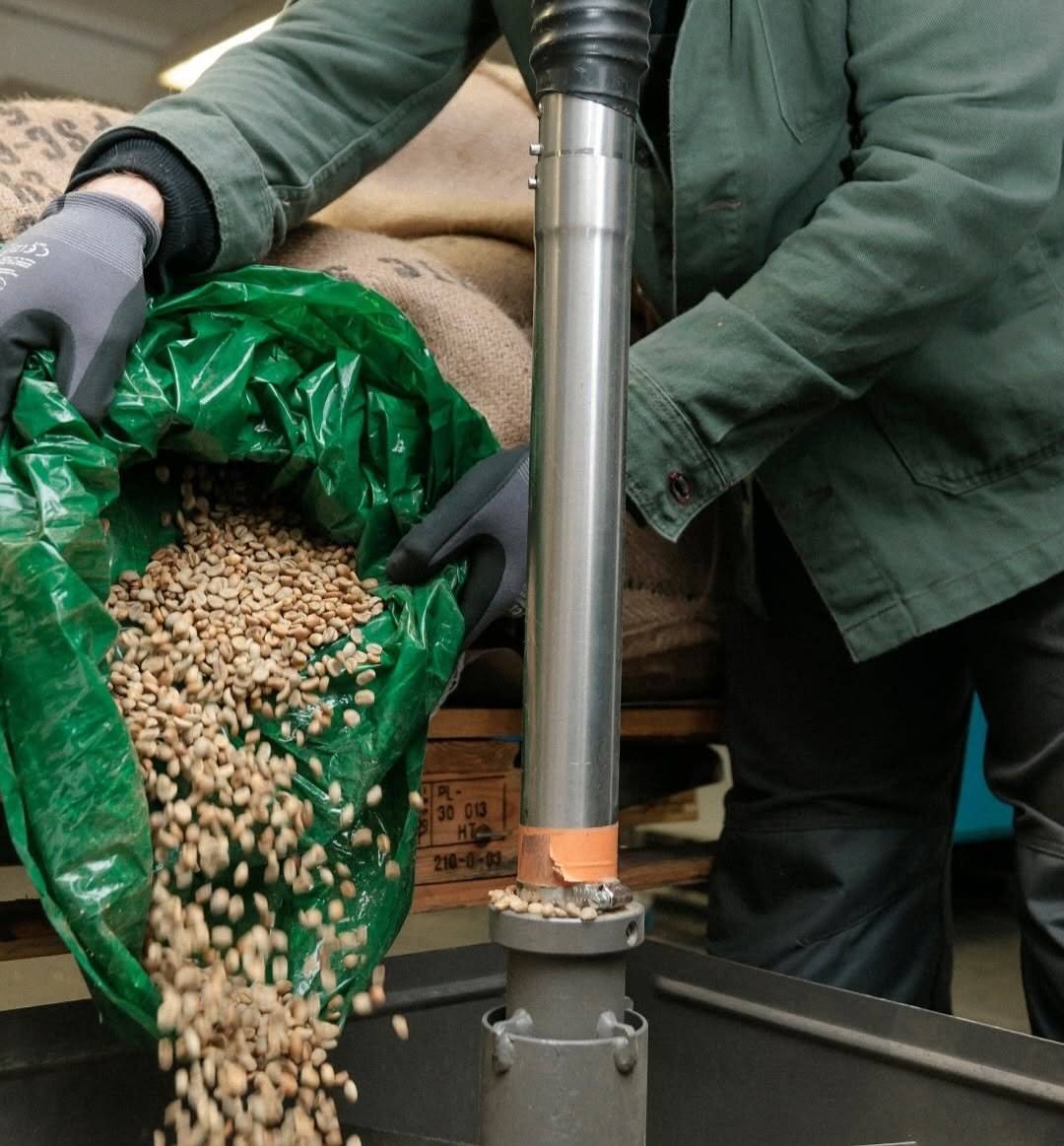 دانه قهوه ترکیبی 80 درصد عربیکا - 20 درصد روبوستا | LUSSO