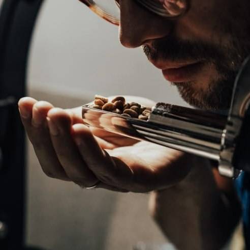 دانه قهوه ترکیبی 80 درصد عربیکا - 20 درصد روبوستا | LUSSO